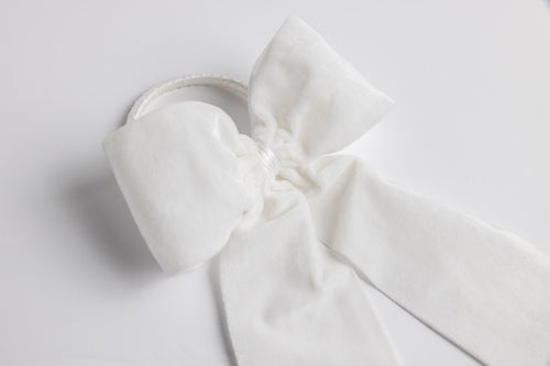 White Velvet Bow Napkin Ring (4)