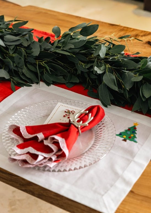 Red Linen/Cotton Napkin with White Scallop Embroidered Edge (4)