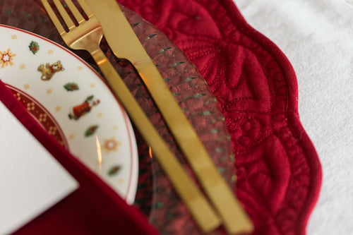 Embroidered Quilted Cotton Round Placemat (Burgundy)