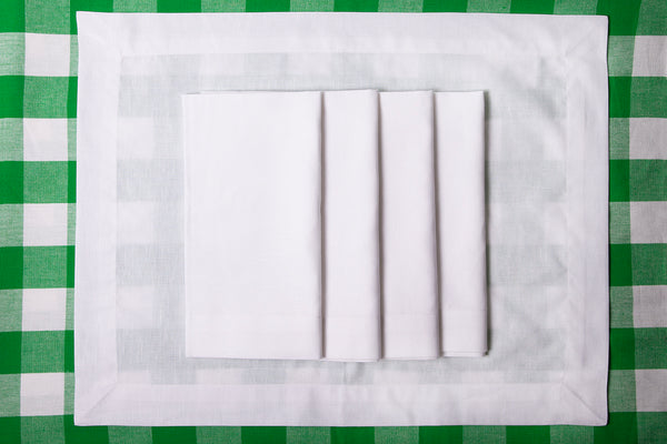 White Napkin & Placemat Tablescape