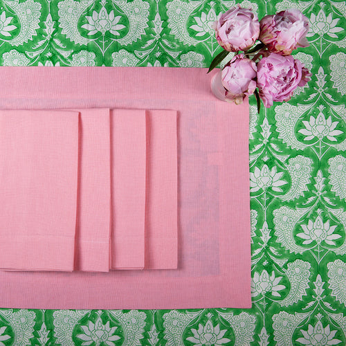 Pink Napkin & Placemat Tablescape